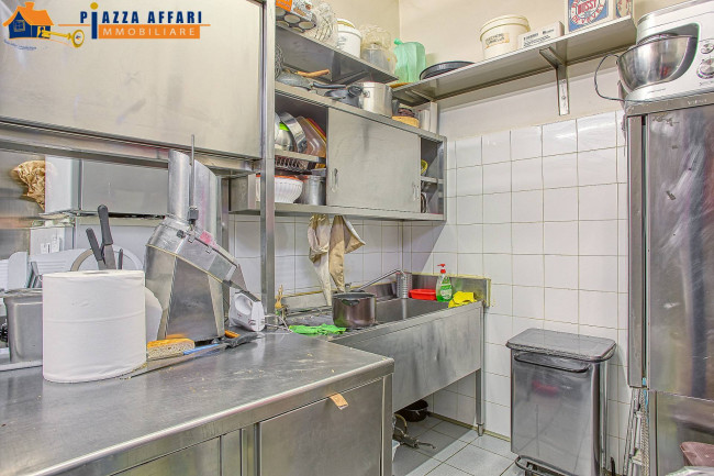 Attività commerciale in vendita a Luino