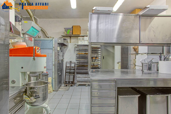 Attività commerciale in vendita a Luino