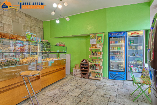 Attività commerciale in vendita a Luino