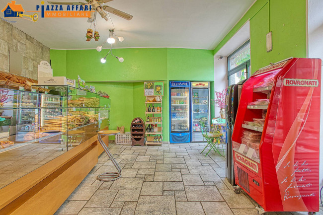 Attività commerciale in vendita a Luino