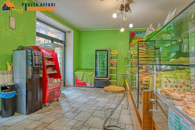 Attività commerciale in vendita a Luino