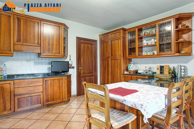 Villa in vendita a Marchirolo