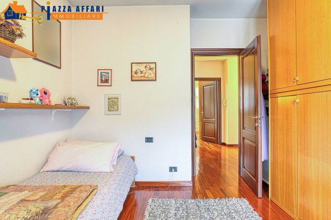 Villa in vendita a Marchirolo