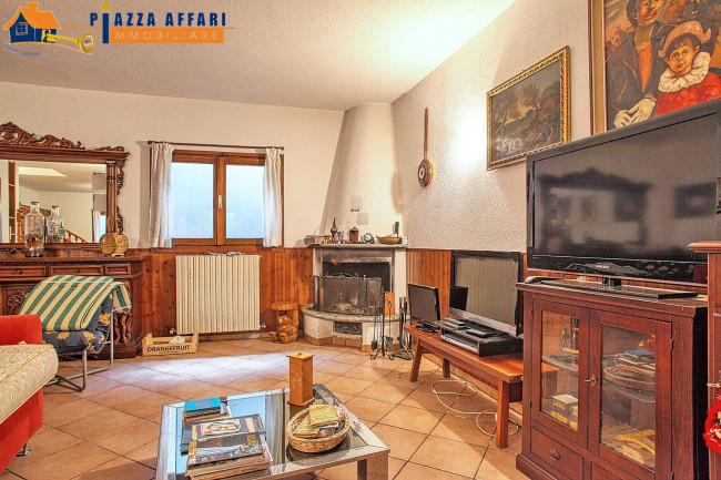 Villa in vendita a Marchirolo
