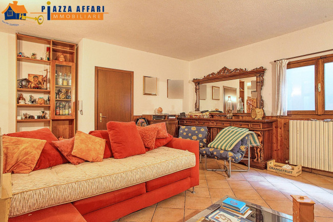 Villa in vendita a Marchirolo