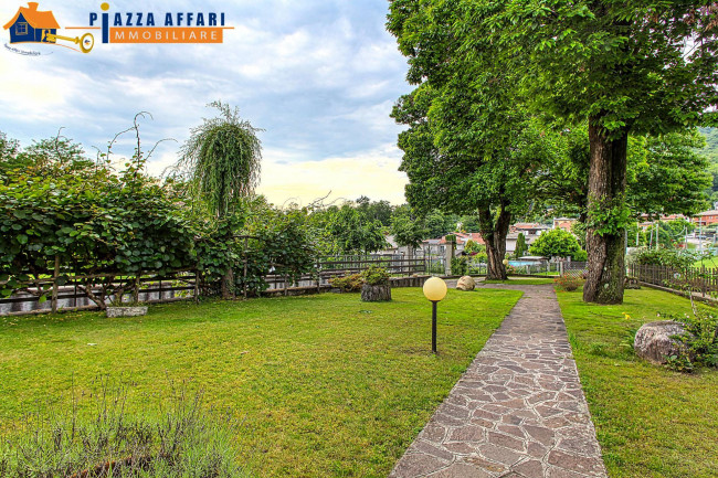 Villa in vendita a Marchirolo