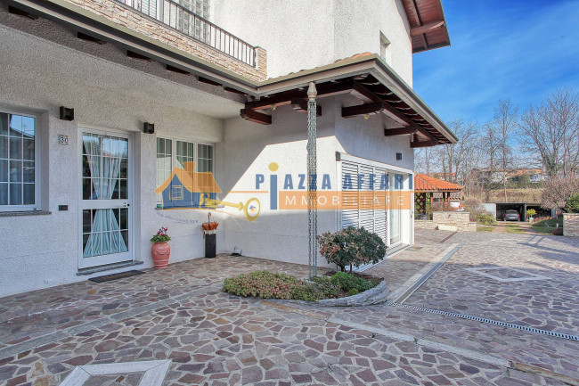 Villa in vendita a Carnago