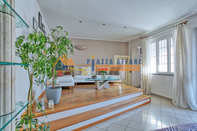 Villa in vendita a Carnago