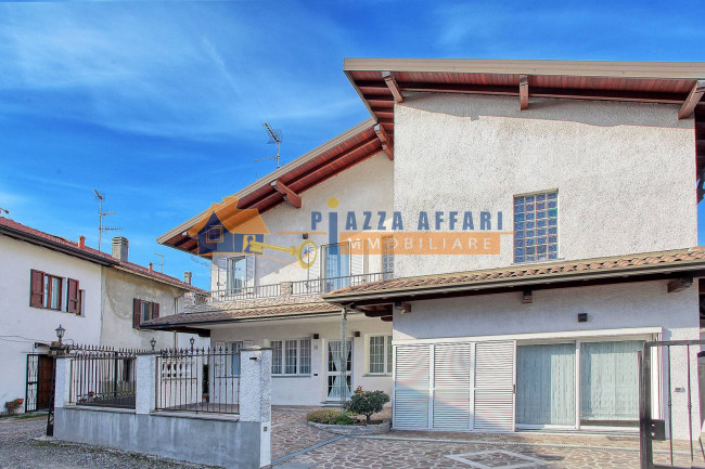 Villa in vendita a Carnago