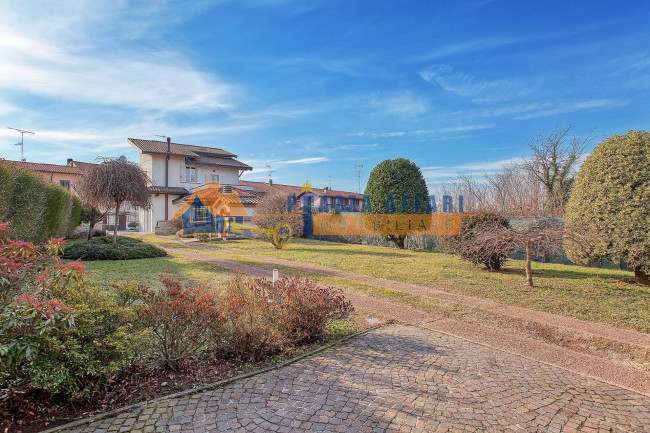 Villa in vendita a Carnago