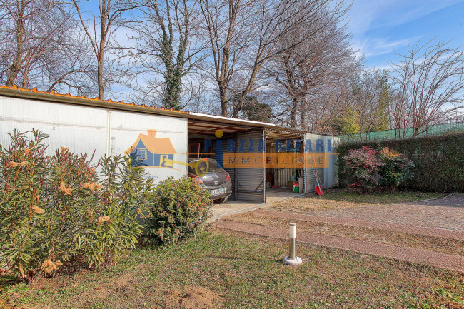 Villa in vendita a Carnago