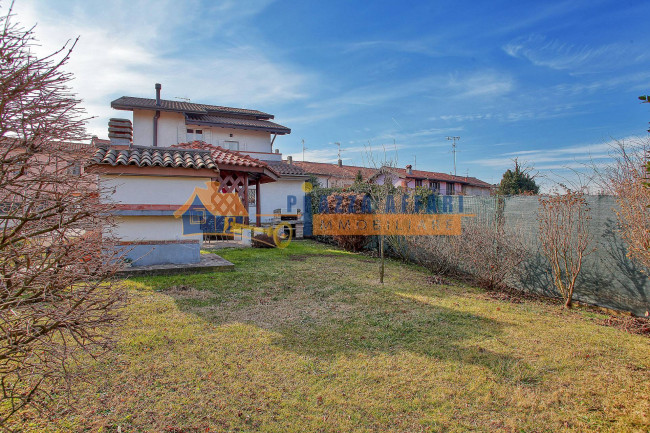 Villa in vendita a Carnago
