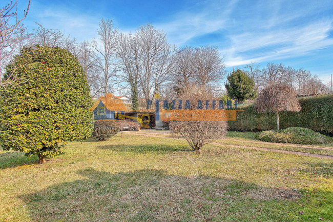 Villa in vendita a Carnago