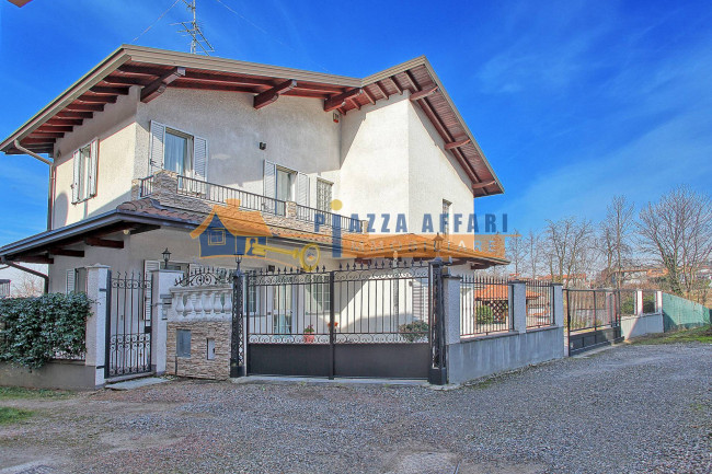 Villa in vendita a Carnago