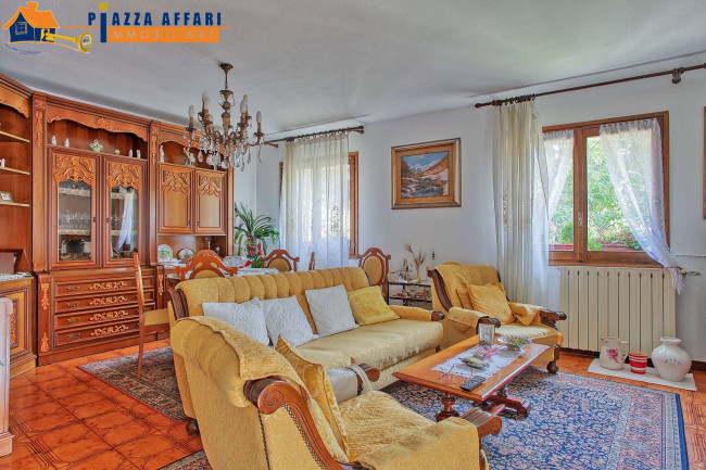 Casa singola in vendita a Marchirolo