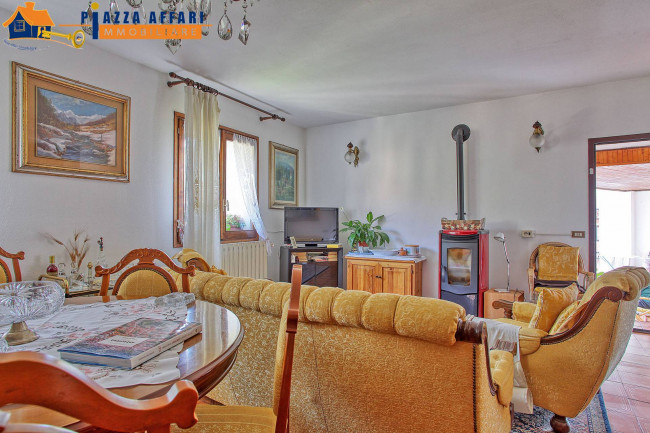 Casa singola in vendita a Marchirolo