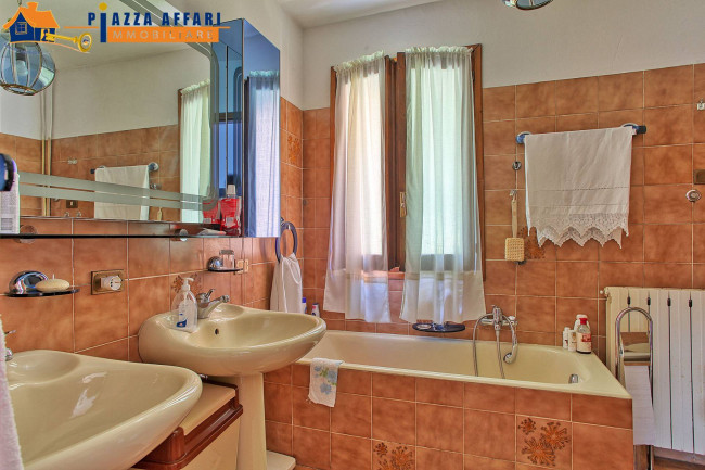 Casa singola in vendita a Marchirolo