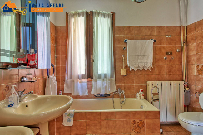 Casa singola in vendita a Marchirolo
