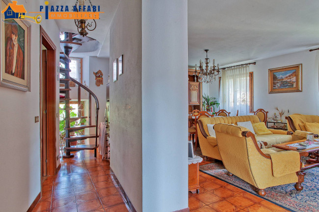 Casa singola in vendita a Marchirolo