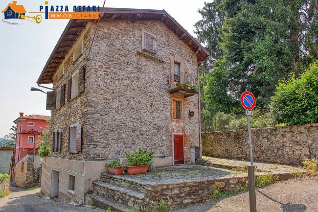 Casa singola in vendita a Marchirolo