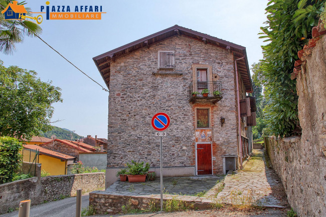 Casa singola in vendita a Marchirolo