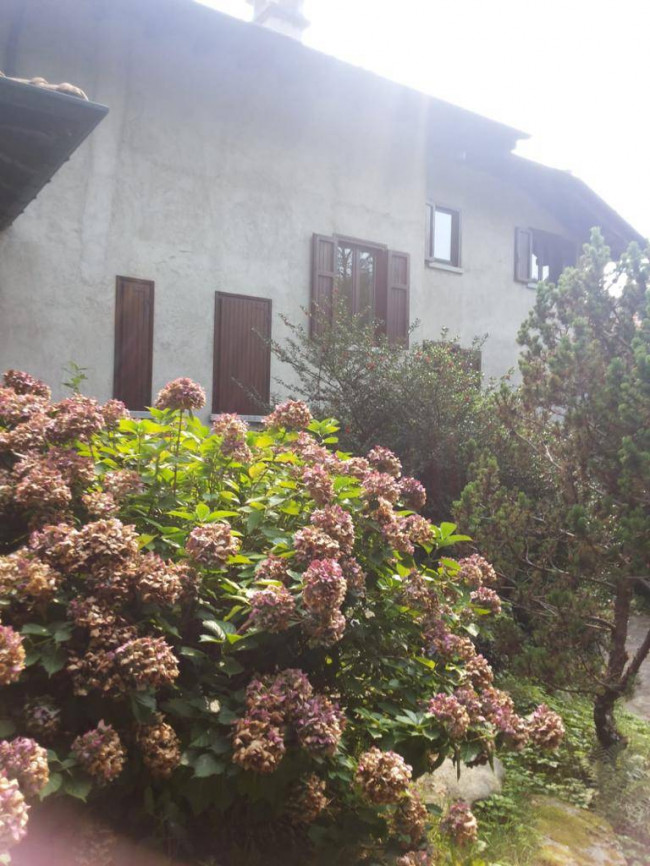 Villa in vendita a Varano Borghi