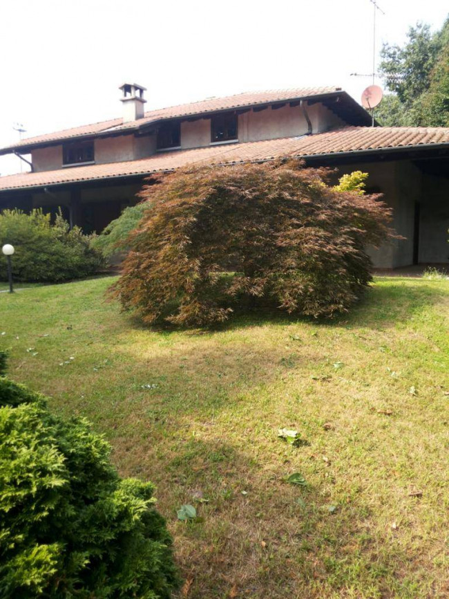 Villa in vendita a Varano Borghi