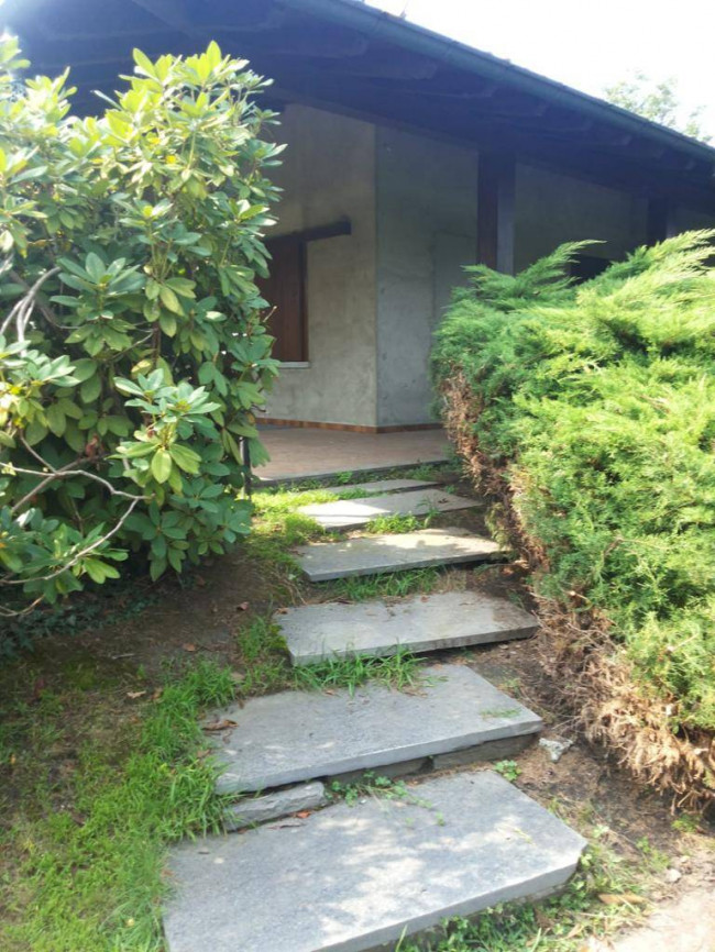 Villa in vendita a Varano Borghi