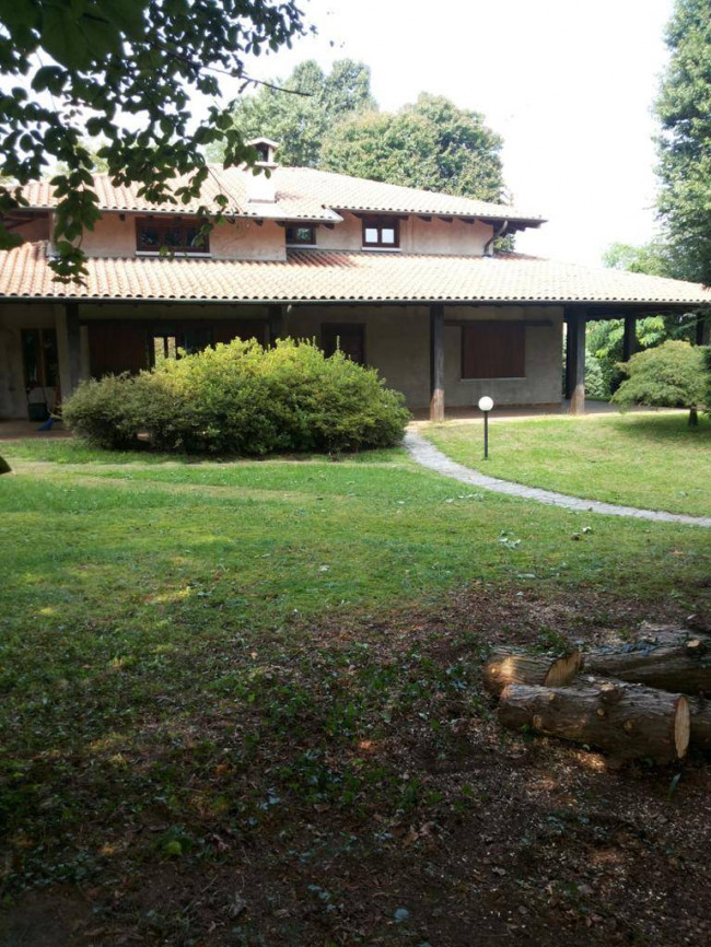 Villa in vendita a Varano Borghi