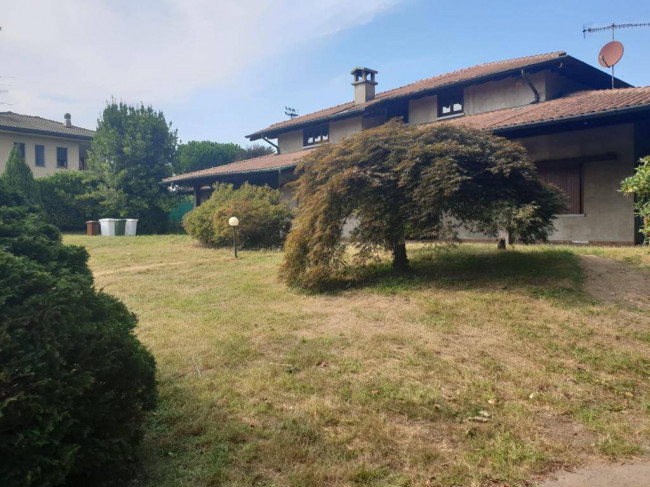 Villa in vendita a Varano Borghi