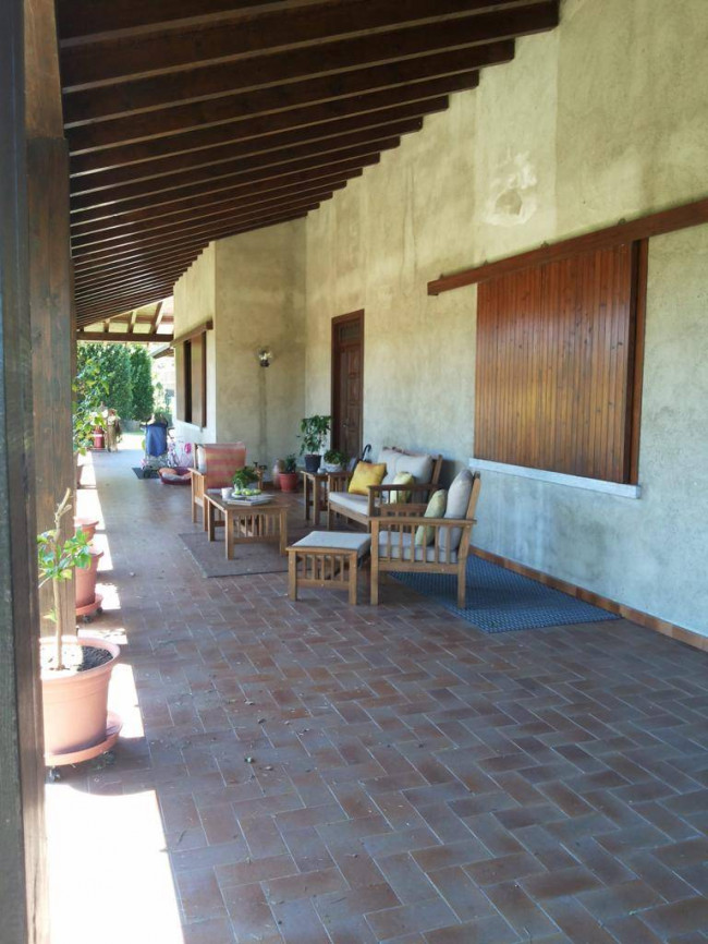 Villa in vendita a Varano Borghi