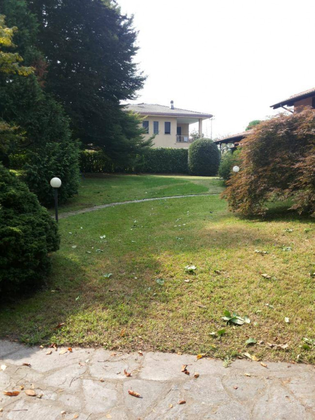 Villa in vendita a Varano Borghi