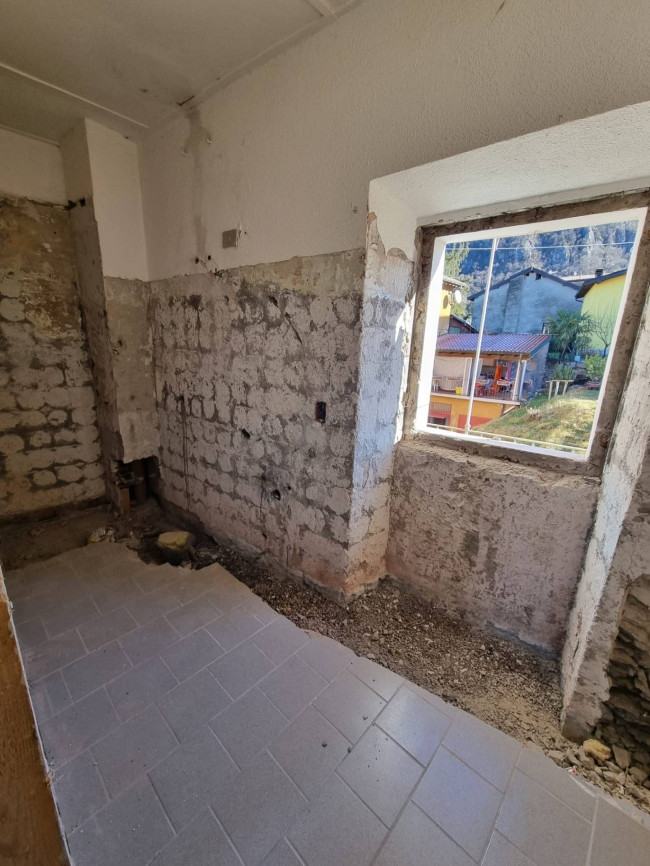 Appartamento in vendita a Lavena Ponte Tresa