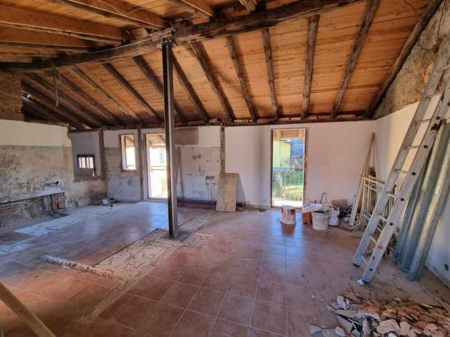 Appartamento in vendita a Lavena Ponte Tresa