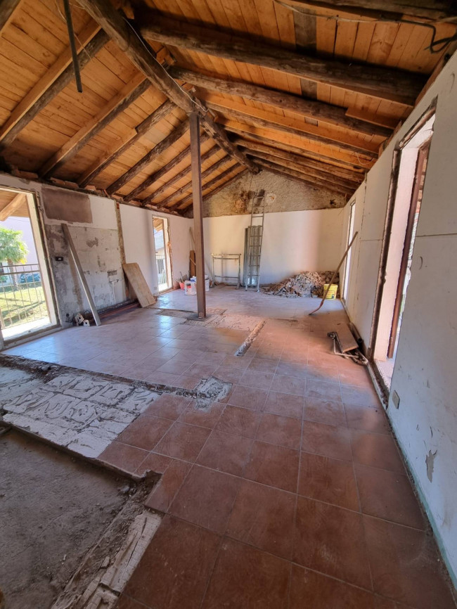 Appartamento in vendita a Lavena Ponte Tresa