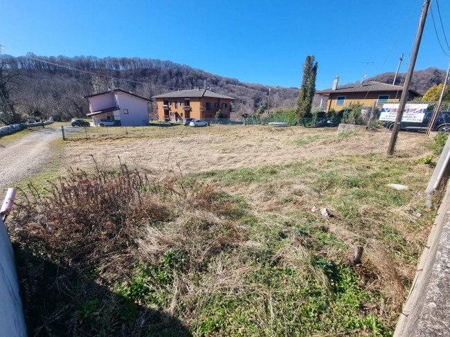Terreno edificabile in vendita a Cugliate-Fabiasco