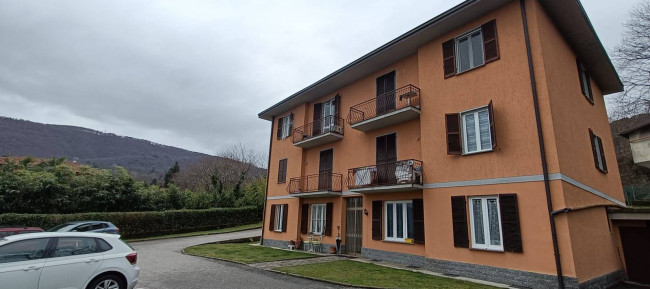 Casa singola in vendita a Cadegliano-Viconago