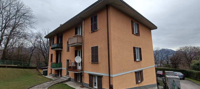 Casa singola in vendita a Cadegliano-Viconago