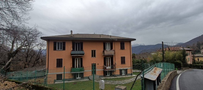Casa singola in vendita a Cadegliano-Viconago