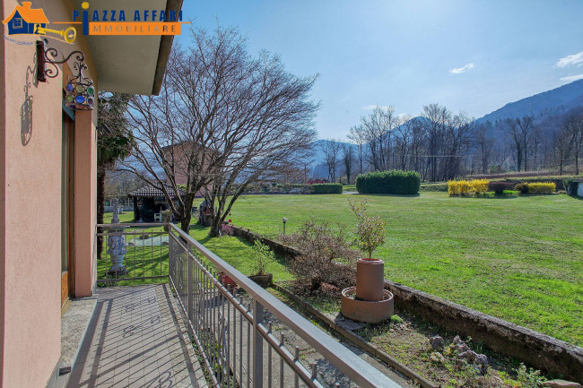 Villa in vendita a Cremenaga