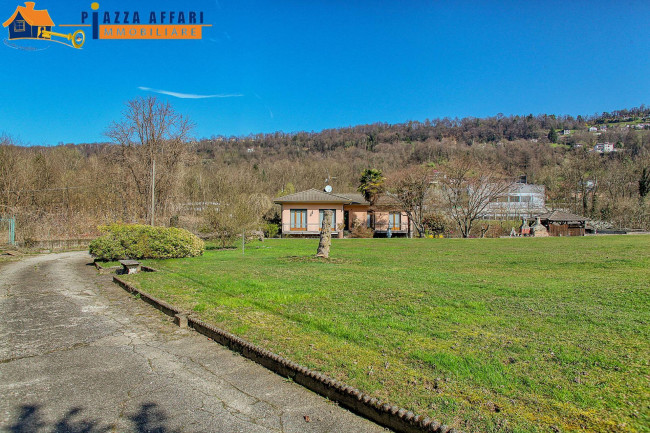 Villa in vendita a Cremenaga