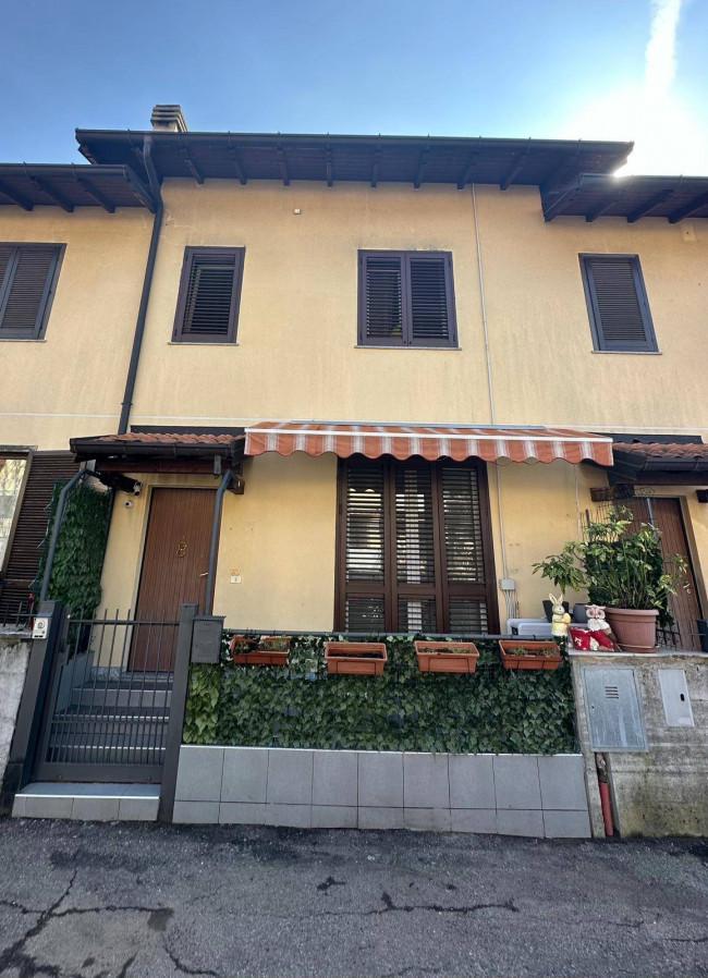 Villette a schiera in vendita a Cugliate-Fabiasco
