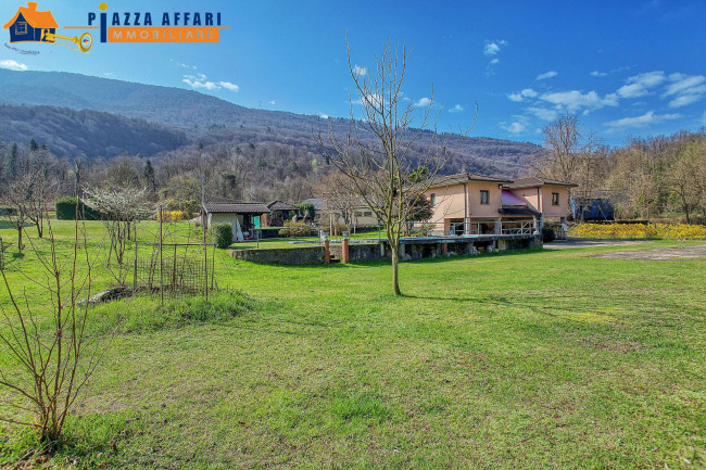 Terreno edificabile in vendita a Cremenaga