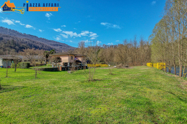 Terreno edificabile in vendita a Cremenaga