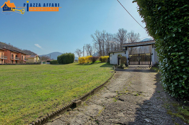 Terreno edificabile in vendita a Cremenaga