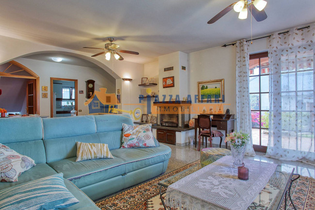 Villa in vendita a Carnago