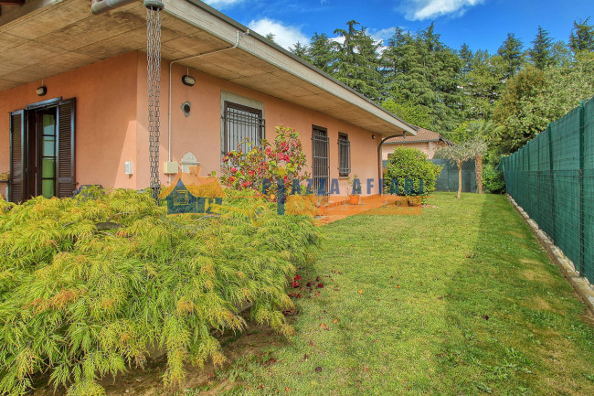 Villa in vendita a Carnago