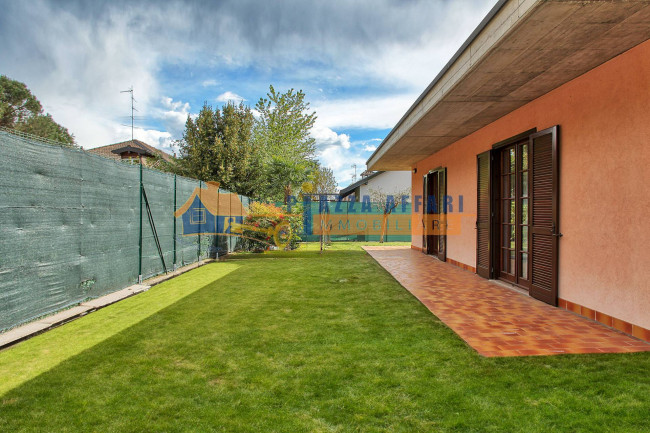 Villa in vendita a Carnago