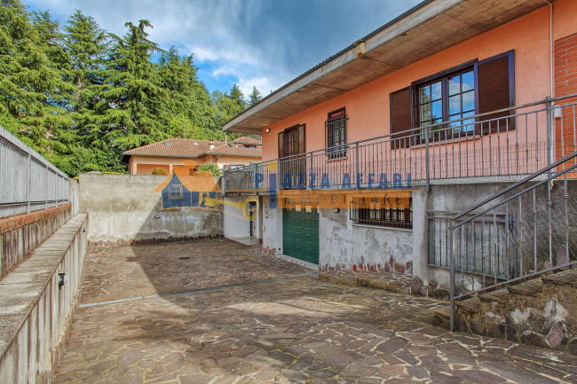 Villa in vendita a Carnago