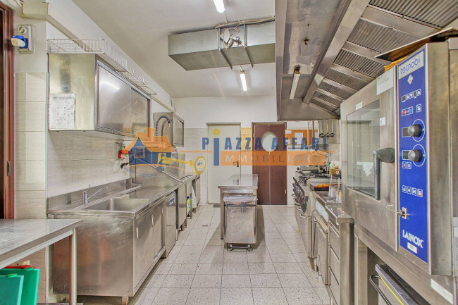 Locale commerciale in vendita a Gornate-Olona